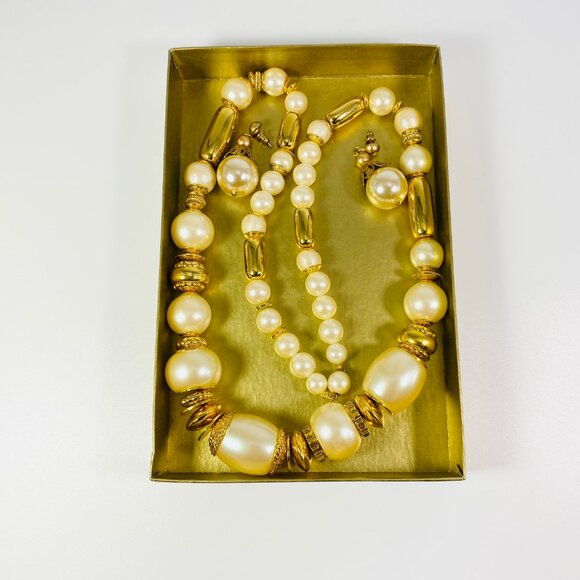 Vintage Jewelery - Artificial gold & pearl like beads necklace &  ear drops - Picture 5 of 6